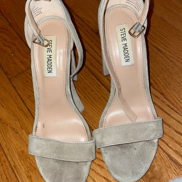 Steve Madden suede heels - Picture 3 of 5